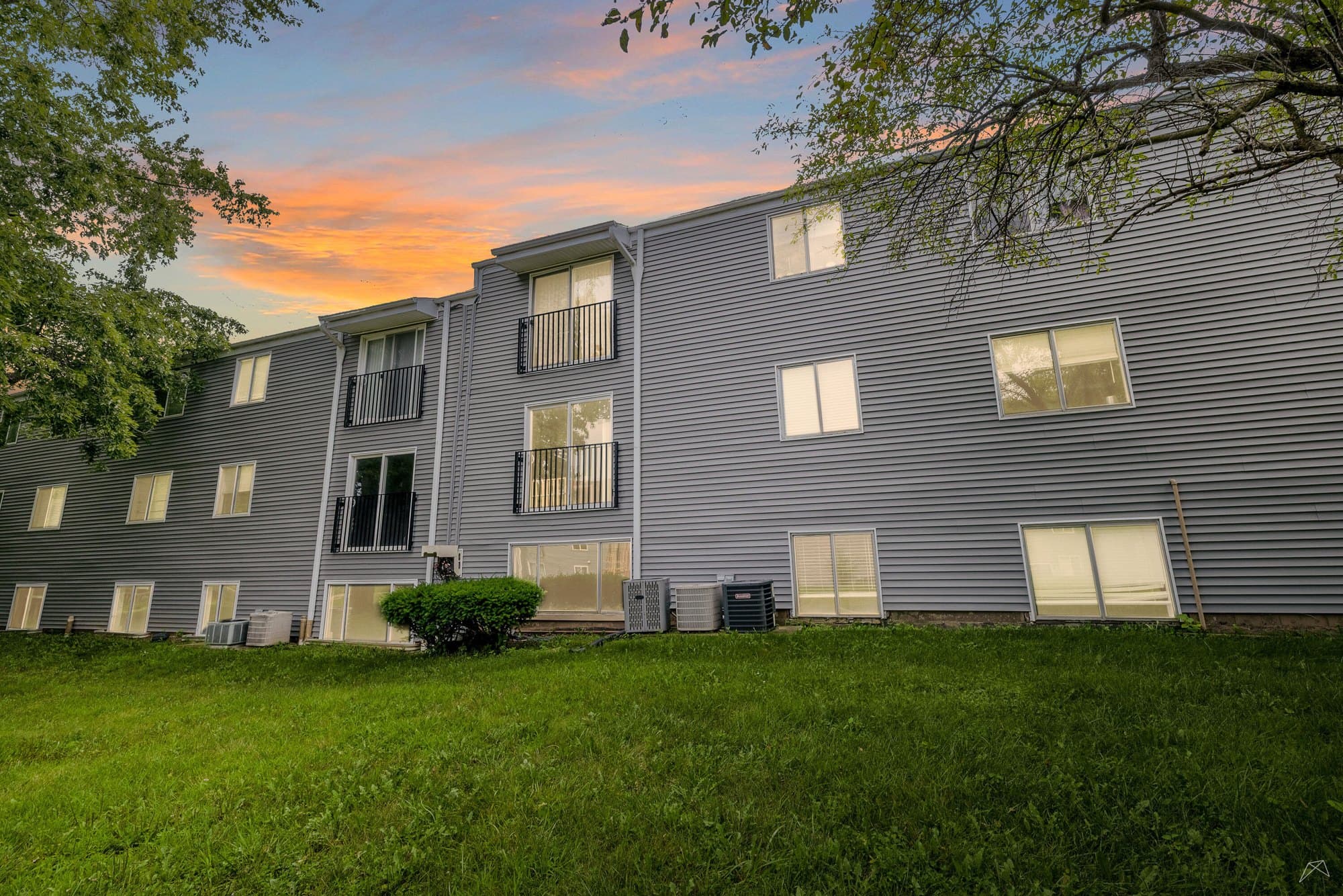 North Peoria exterior